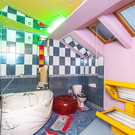 Apartment With Jacuzzi In Old Town カウナス エクステリア 写真